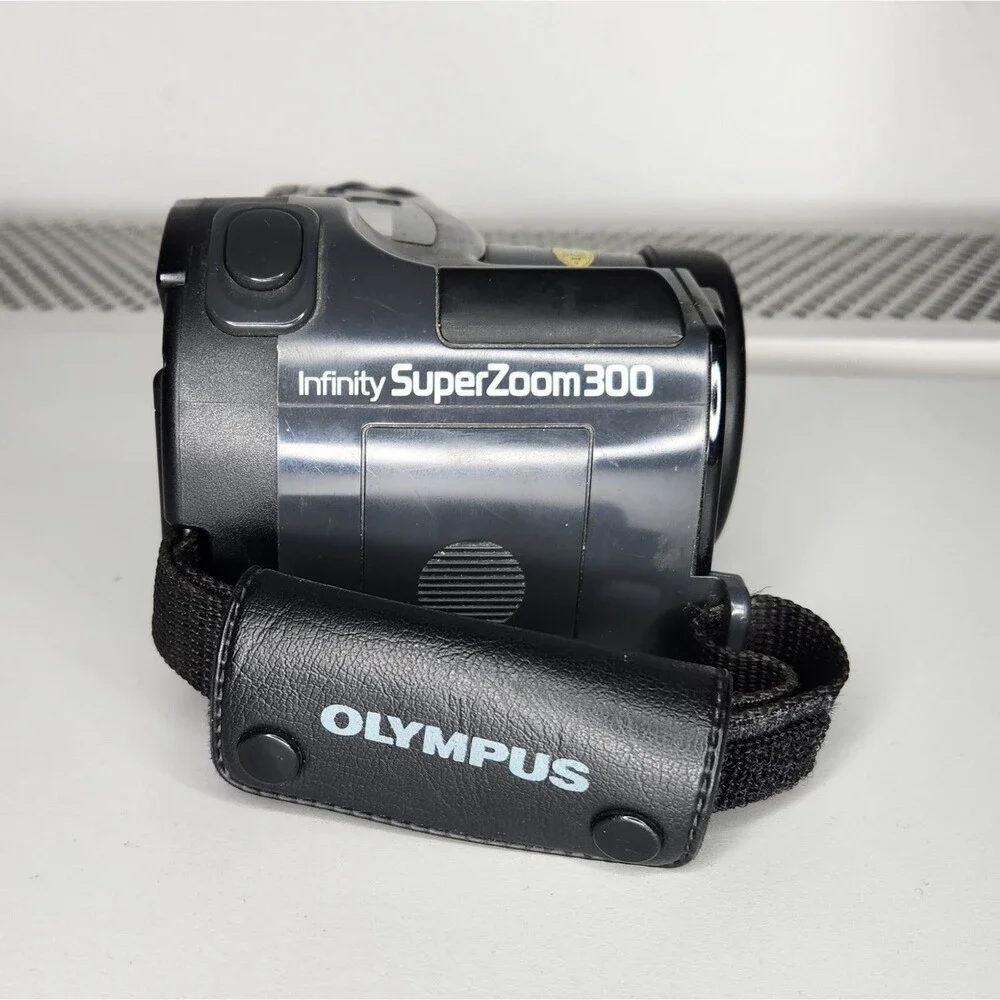 Olympus Infinity AZ-300 Super Zoom AF/MULTI MODE w/Case Tested Working!